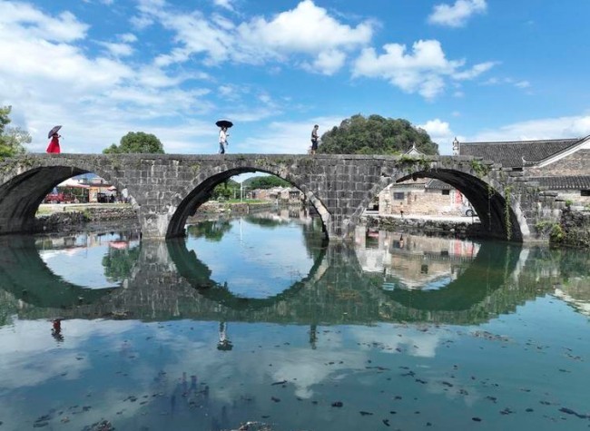 Rural China Becomes a Hotspot for Young People
