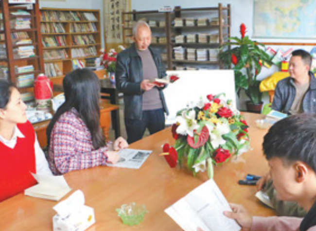 Chongqing Villager Keeps the Love of Reading Alive in Rural Area