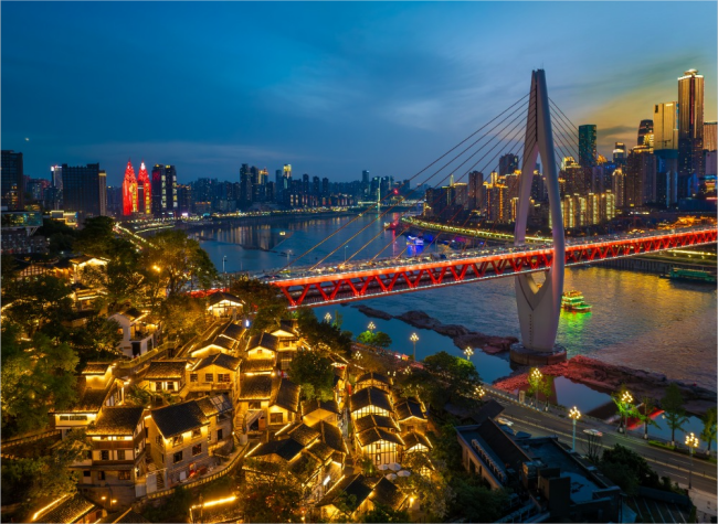Chongqing's Longmenhao Old Street Seizes Urban Renewal Opportunity, Generating Over 27 Billion Yuan in Tourism Revenue