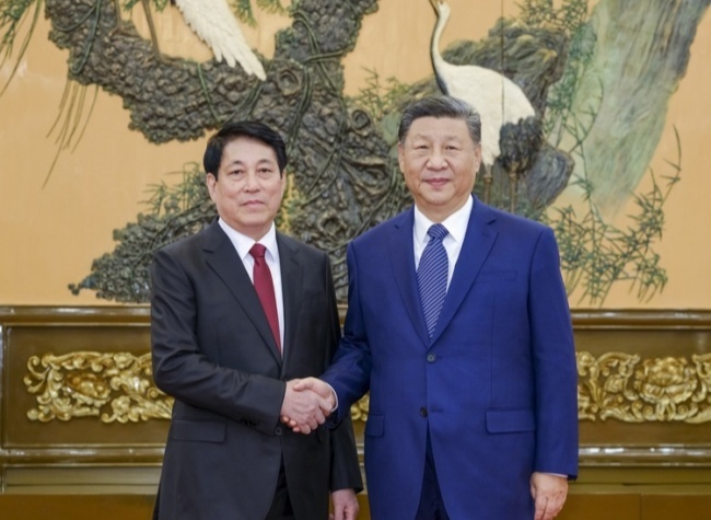 Xi Calls for Efforts to Promote China-Vietnam Community with Shared Future