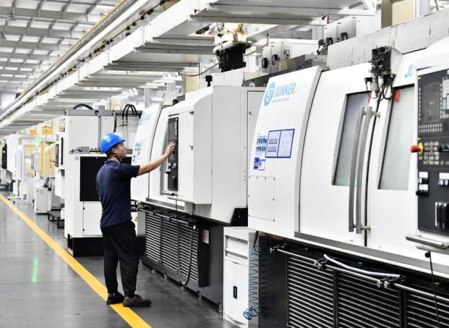 China's Industrial Profits Top 5 Trln Yuan in First Three Quarters