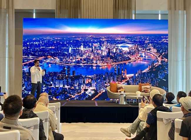 Renowned Photographer Zhang Kunkun Discusses Changes and Continuity in the Video Era