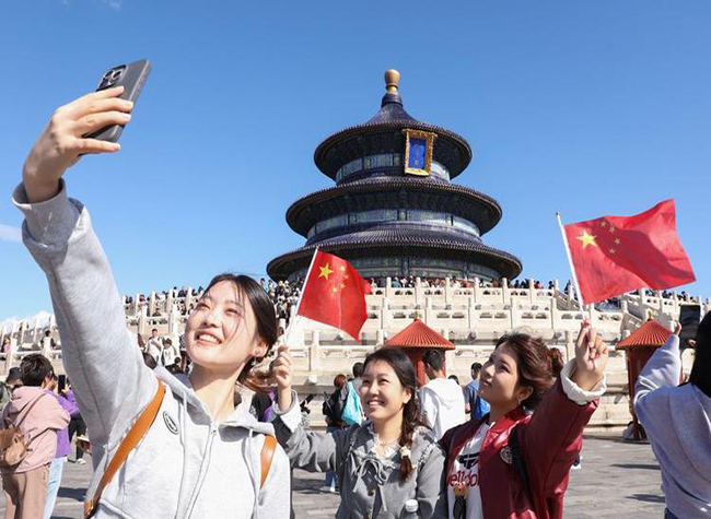 Travel Boom Continues as Chinese Enjoy National Day Holiday