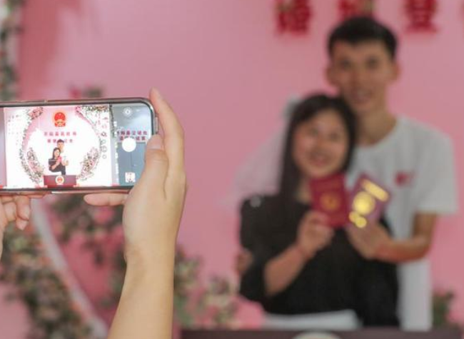 China's Marriage Registrations Pick up in 2023
