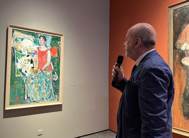 Yuri Kalyuta's Exhibition Highlights Chinese-Russian Artistic Exchange