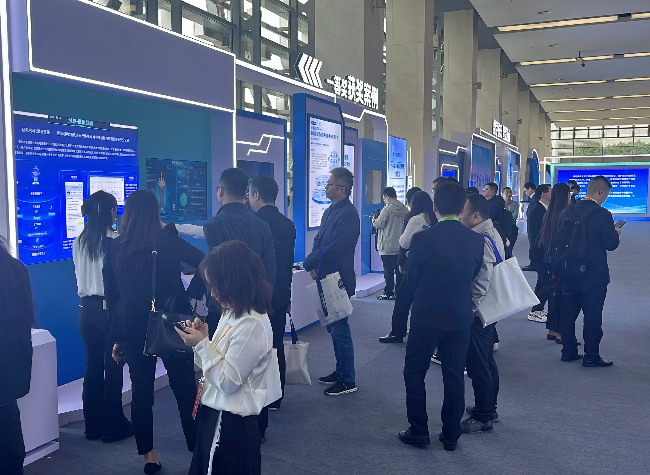 Large Model Retrieval Powers Healthcare Policies for Public Accessibility