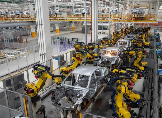 China's NEV Annual Production Hits 10 Million Amid Global Carbon Reduction Efforts