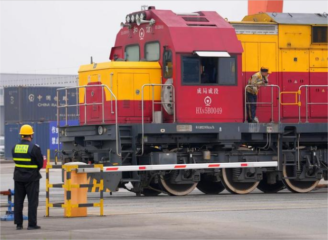 China's Railways Handle 73,000 Tonnes of Parcels in 'Double 11' Season