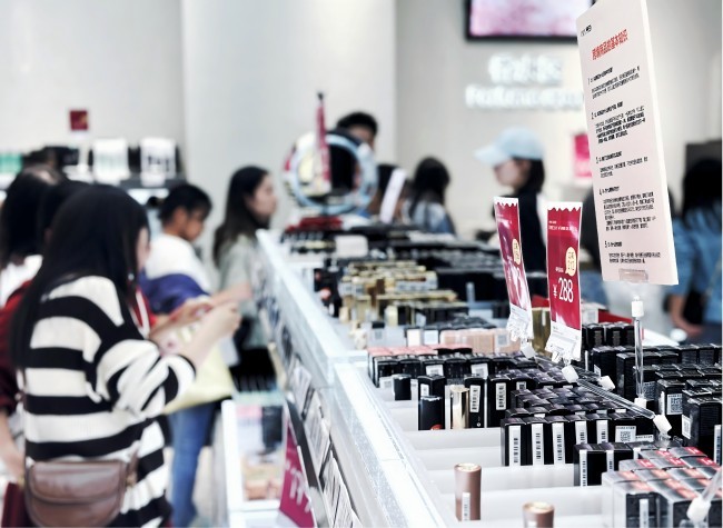 Wanzhou's Zero-Tariff Beauty Store Hits 10 Million Yuan in Sales, Driving Chongqing's Cross-Border Retail