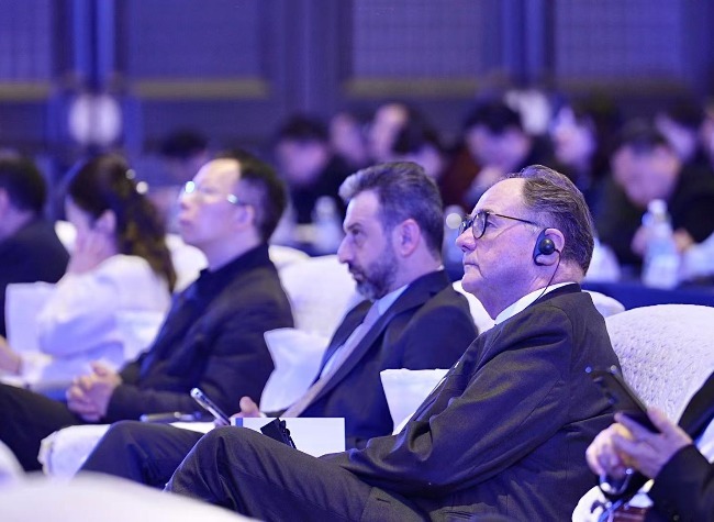 Global Logistics Leaders Gather at Second CRE (Chengdu-Chongqing) Conference in Chongqing