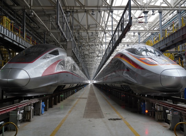 Chongqing Welcomes First CR400AF-S Fuxing EMUs, Enhancing Passenger Experience