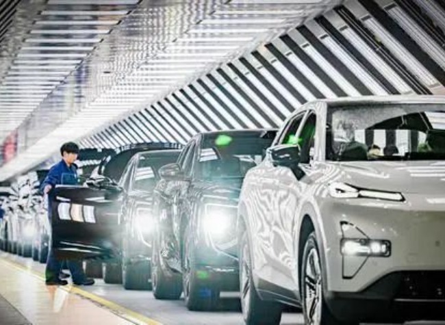 Chongqing to Launch 'Industrial Brain + Future Factory' Model in 2025 to Drive Innovation