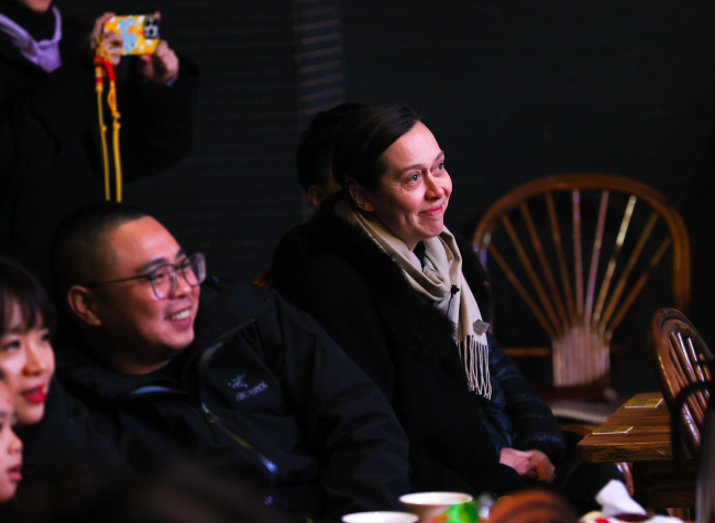 'Sharing Beauty of Sichuan Opera with the World,' Says American Enthusiast