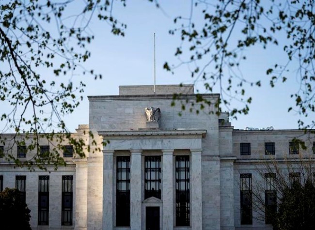 U.S. Fed Slashes Rates by 25 Basis Points, Bracing for Policy Uncertainty