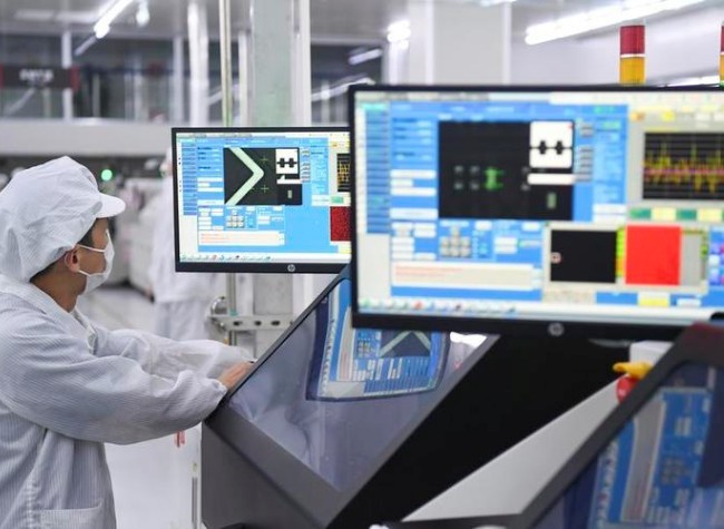 Central SOEs Invest 2 Trln Yuan in Emerging Industries in First 11 Months
