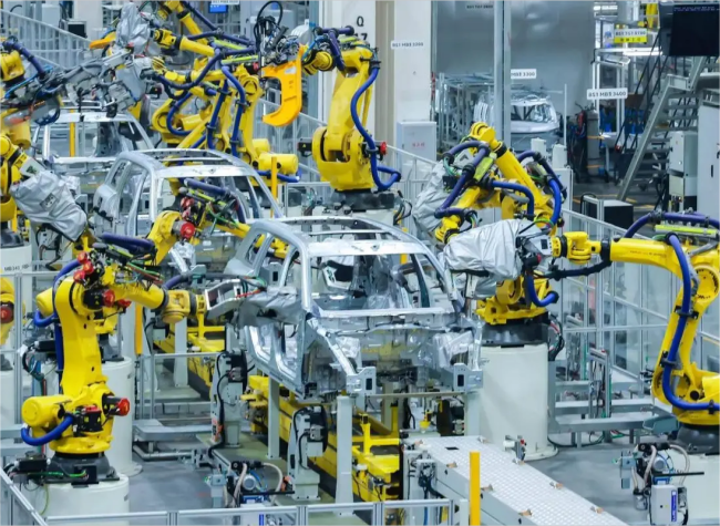 Digitized Factory Powers AITO M9's Record Deliveries in Chongqing