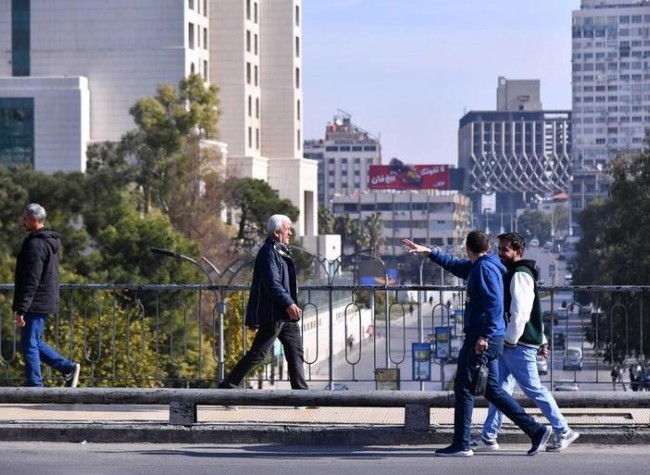 Curfew in Damascus Lifted as Interim PM Calls Refugees to Return Home