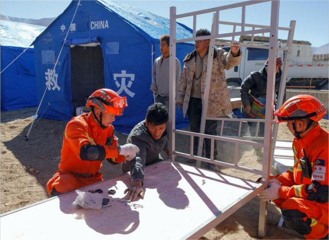 In Bitter Cold, Rescuers Race Against Time to Tackle Aftermath of Xizang Quake