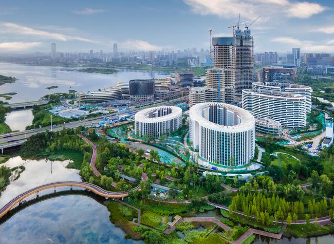 Chengdu-Chongqing Economic Circle Hits 8.2 Trillion Yuan in 2023, Emerging as a New Growth Hub