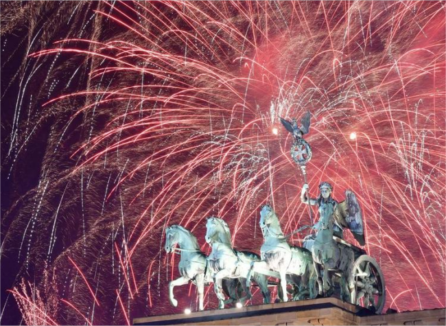Chinese Fireworks Add Festive Cheer to Global New Year Celebrations
