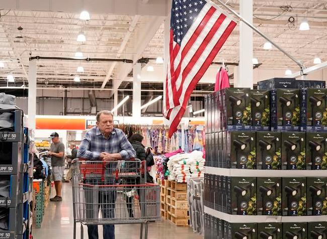 U.S. Imposes 10 Percent Tariff on Chinese Goods