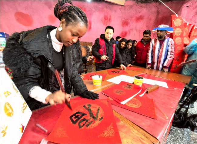 Chongqing's Rural Tourism Flourishes During Spring Festival with Folk Traditions and Cultural Experiences