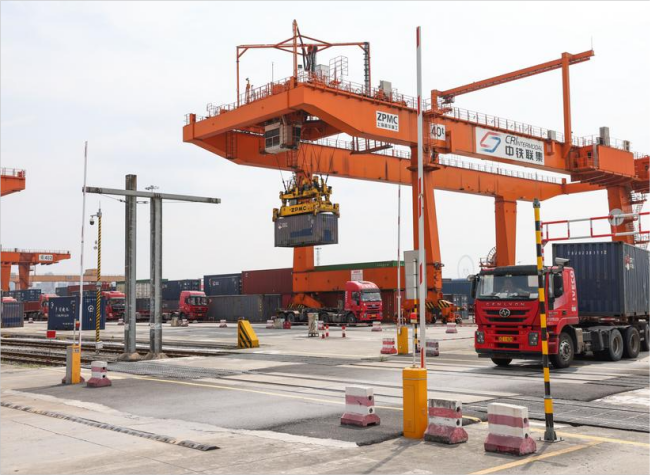 Chongqing Leads National Exports in Laptops and Ranks Third in Motorcycles