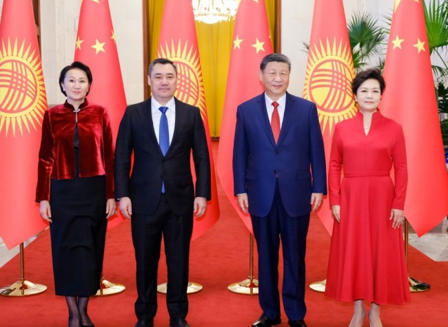 Xi Holds Talks with Kyrgyz President