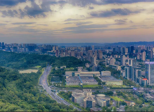 Chongqing's New Area Launches First Foreign-Related Legal Services Team to Support Cross-Border Business