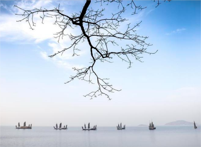 How China Tackles Pollution in Its Third-Largest Freshwater Lake in 30 Years