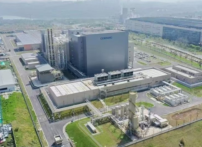 Tax-Deferred Policy Drives 253% Surge in Foreign Reinvestment in Chongqing in 2024