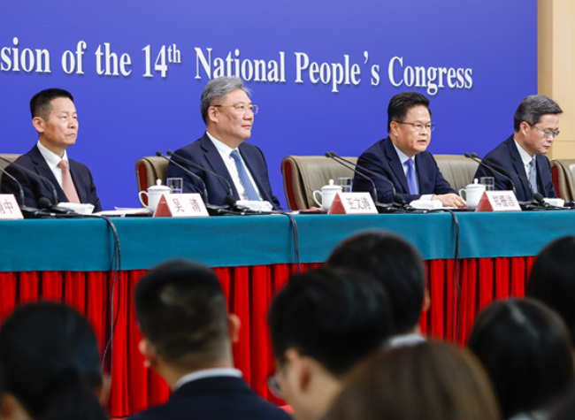 China to Boost Policy Mix to Ensure Sustained Growth in 2025