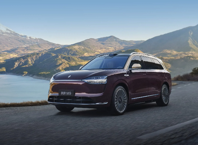 Huawei and Seres Launch Aito M9 2025 with Upgraded Connectivity and Smarter Driving Features