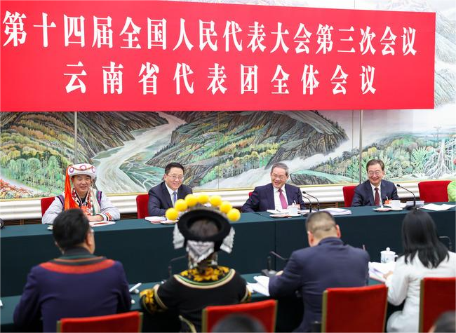 Chinese Leaders Attend Deliberations at Annual Legislative Session
