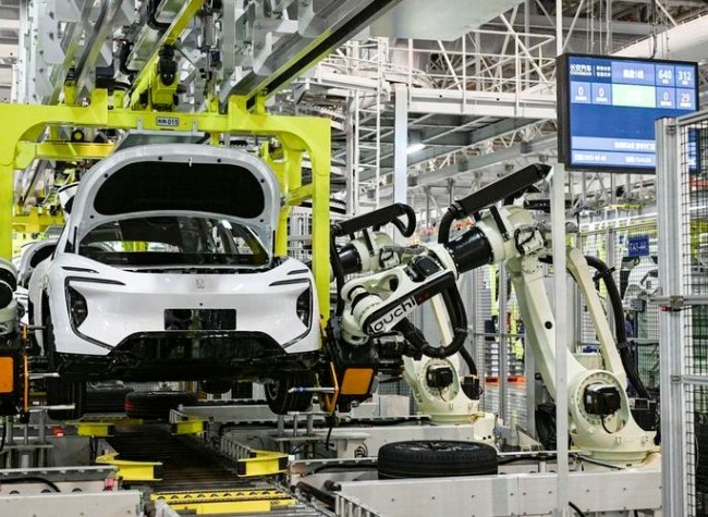 Chinese Economy off to Robust Start in 2025 as Growth Gains Momentum