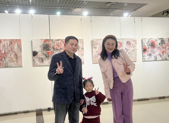 Contemporary Ink Painting Exhibition by Seven Artists Opens in Chongqing