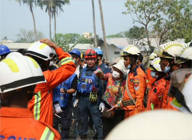 Chinese Rescue Teams Racing Against Time to Save Lives in Quake-Hit Myanmar