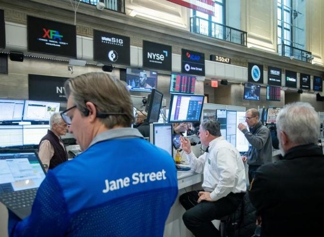 U.S. Stocks Drop as Tariff Sell-off Resumes