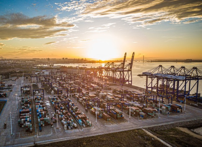 Why China Won't Waver in Its Open-Door Resolve, Rain or Shine