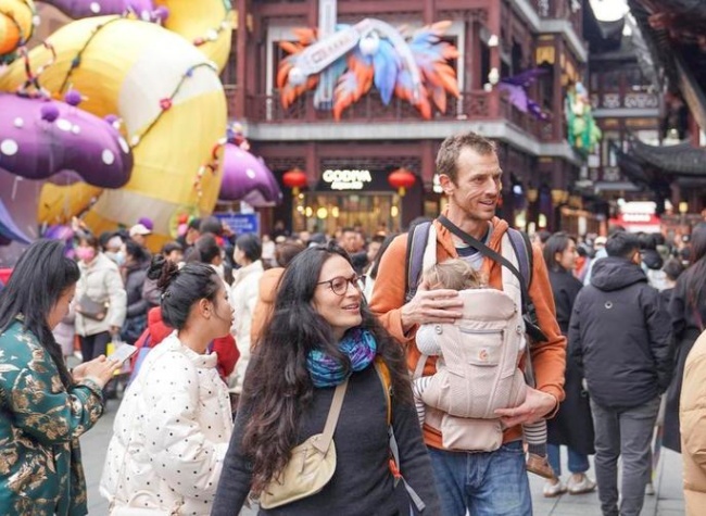 China Steps up Policy Support to Facilitate Travel, Shopping for Overseas Visitors