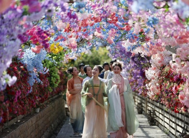 Qingming Holiday Spending Mirrors China's Robust Economic Vitality