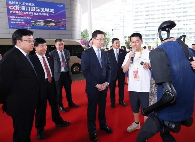 Chinese VP Welcomes Global Businesses to Invest in China