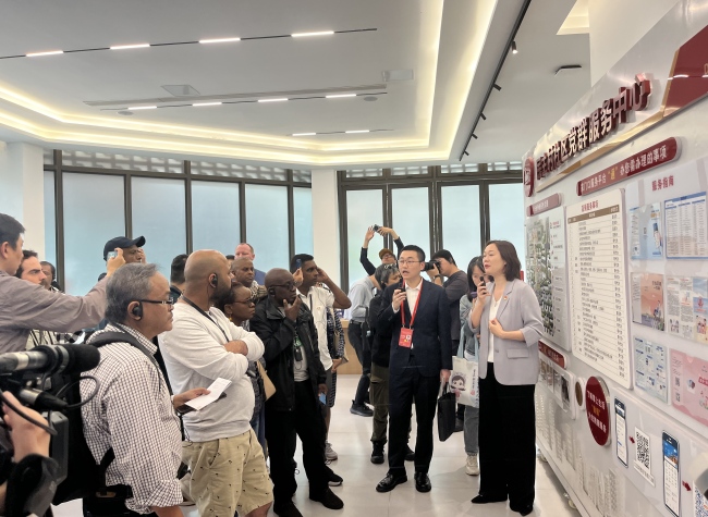 A Global Glimpse into Chongqing's Minzhucun Community: Urban Renewal with a Human Touch