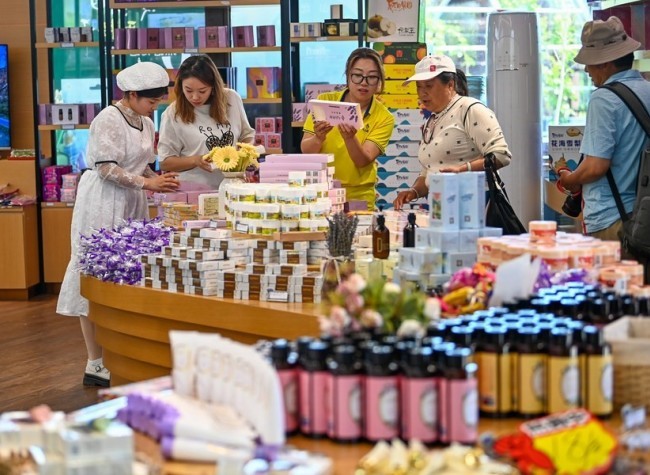 Chinese Retailers Launch Measures to Help Exporters Access Domestic Market