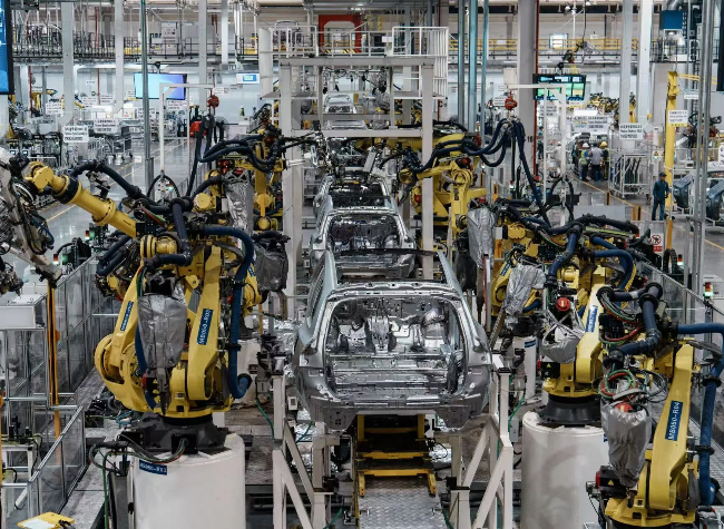 Chongqing Reduces State-Owned Enterprise Groups from 51 to 33 for Economic Sustainability