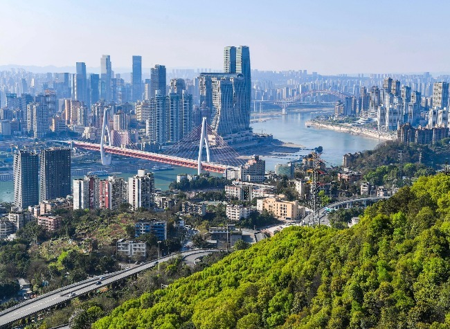 Global Media Observes Chongqing's Green Development and New Energy Innovation