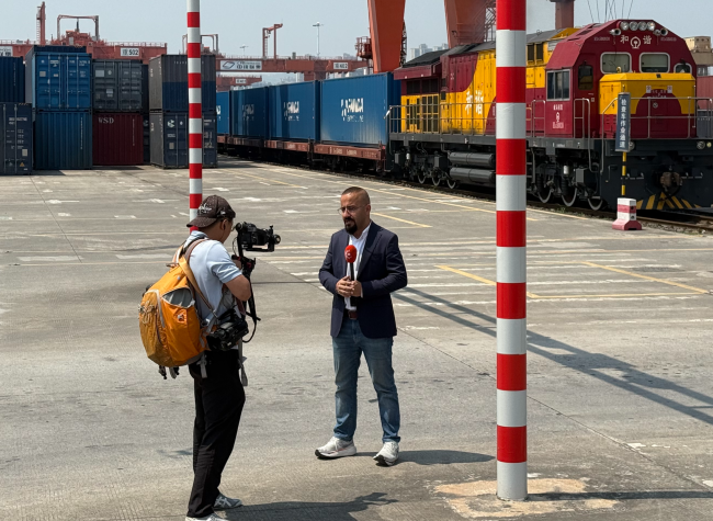 Chongqing's Dual Drive: Logistics and Smart Vehicles Captivate Foreign Journalists Along ILSTC