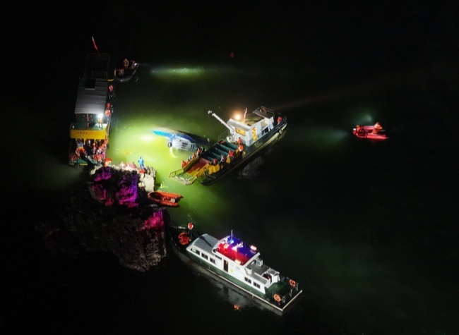 Xi Urges All-Out Search, Rescue Efforts Following Boat Capsizing in SW China