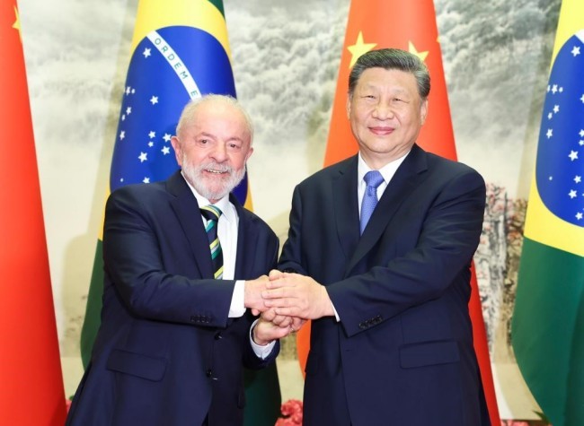 Xi Holds Talks with Brazilian President