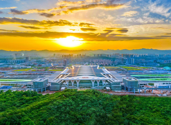 Chongqing's 3,100 km Rail Network Boosts Regional Connectivity and Economic Diversity